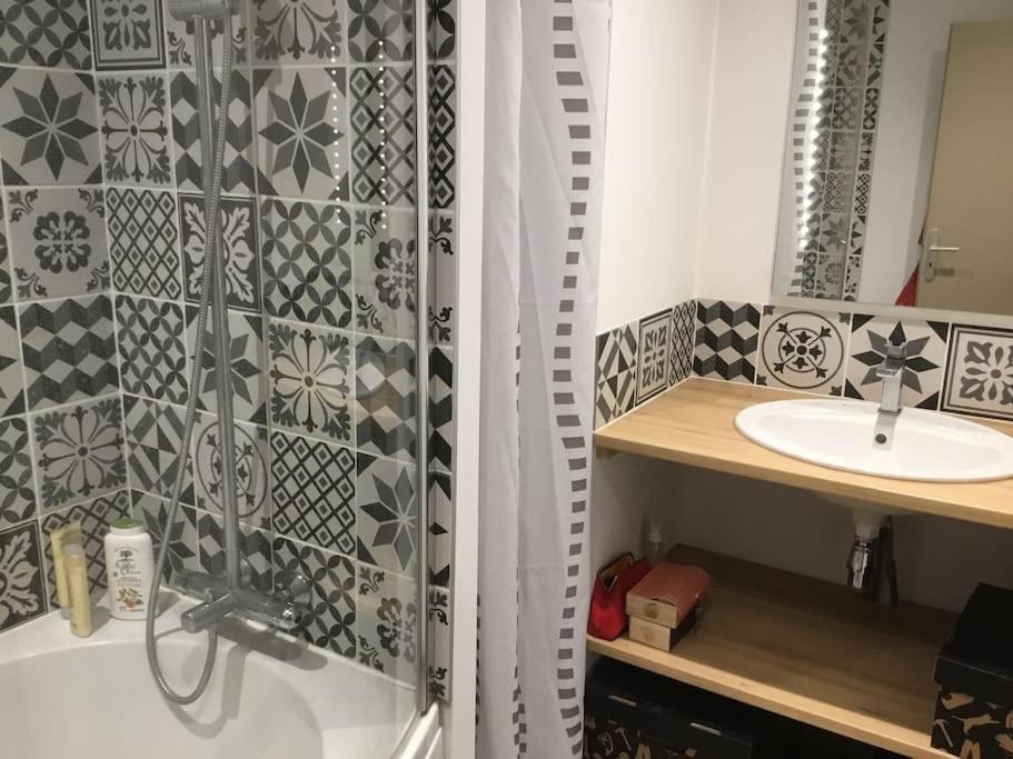 Appartement Tres Lumineux Egat Zewnętrze zdjęcie