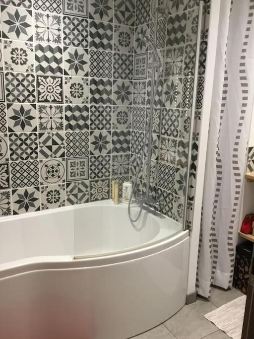Appartement Tres Lumineux Egat Zewnętrze zdjęcie